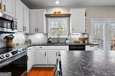 113 Creggan Hill Court, Tyrone, GA 30290 - Photo 4