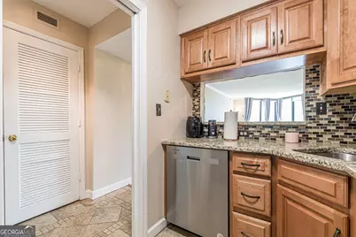 2870 Pharr Court South NW #907, Atlanta, GA 30305 - Photo 8