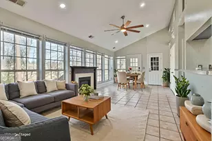 200 Valley Brook Dr, Newnan, GA 30265 - Photo 14