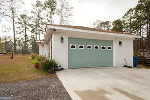 2621 Winchester Dr, Waycross, GA 31503 - Photo 4