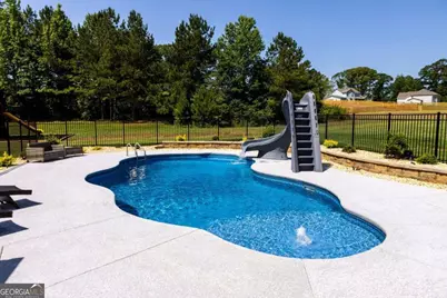 676 Genesee Point, Newnan, GA 30263 - Photo 2