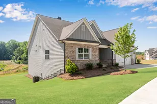 120 Cherokee Rose Ln, Hoschton, GA 30548 - Photo 2