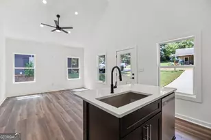 406 Poplar St, Hogansville, GA 30230 - Photo 6