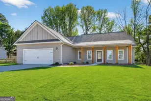 597 S Jeff Davis Dr, Fayetteville, GA 30215 - Photo 1