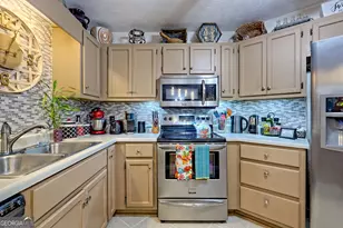 300 Ginger Creek Ln, Clayton, GA 30525 - Photo 10