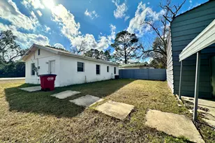 526 Ware St, Blackshear, GA 31516 - Photo 24