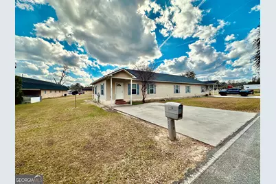 122 Grove Hill Avenue, Blackshear, GA 31516 - Photo 1