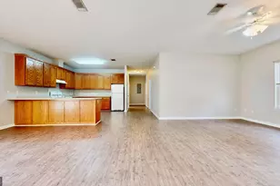 122 Grove Hill Ave, Blackshear, GA 31516 - Photo 4