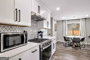 8008 Clearview Cir, Riverdale, GA 30296 - Photo 10