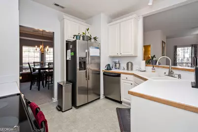 231 Barrington Farms Parkway, Sharpsburg, GA 30277 - Photo 10