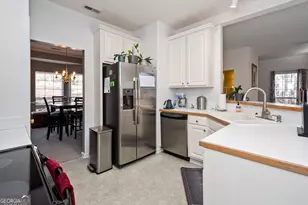 231 Barrington Farms Pkwy, Sharpsburg, GA 30277 - Photo 10