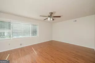 3518 Sandy Woods Ln, Stone Mountain, GA 30083 - Photo 8