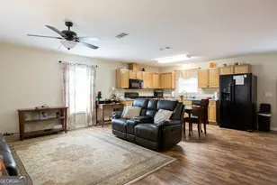 920 Wilfred St, Waycross, GA 31503 - Photo 6