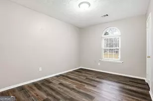 1045 Forest Path, Stone Mountain, GA 30088 - Photo 18