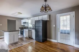 2833 Cardo Dr NW, Atlanta, GA 30318 - Photo 4