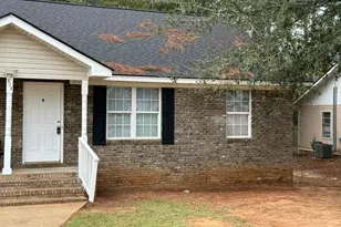 323 Carriage Ln, Albany, GA 31721 - Photo 2