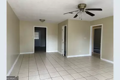 323 Carriage Lane #UNIT B, Albany, GA 31721 - Photo 4