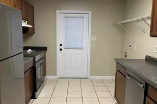 323 Carriage Ln, Albany, GA 31721 - Photo 6