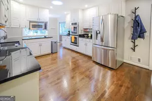 5735 Riverwood Dr, Atlanta, GA 30328 - Photo 10