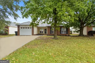 319 Tyson Glen Dr, Warner Robins, GA 31088 - Photo 2
