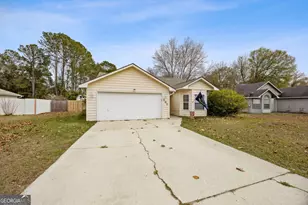 131 Lakeside Dr, Kingsland, GA 31548 - Photo 4