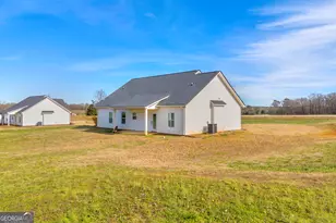 1279 S Fairview Rd, Lavonia, GA 30553 - Photo 8