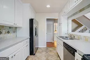 4010 Roswell Rd, Atlanta, GA 30342 - Photo 12