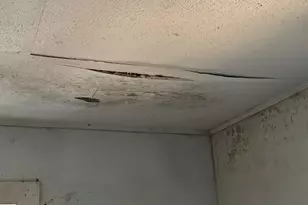 916 Gordon St, Brunswick, GA 31520 - Photo 2