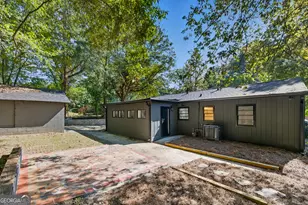 2541 Santa Barbara Dr NW, Atlanta, GA 30318 - Photo 16