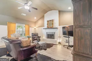 39 E Hill St, Newnan, GA 30263 - Photo 10