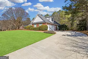 305 Surrey Park Dr, Fayetteville, GA 30215 - Photo 2