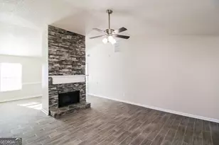 10381 Commons Crossing, Jonesboro, GA 30238 - Photo 4