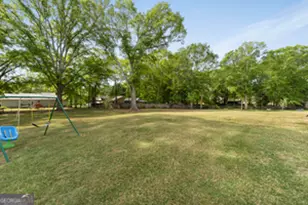 227 Martin Luther King Jr Dr, Winder, GA 30680 - Photo 16