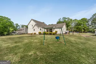 227 Martin Luther King Jr Dr, Winder, GA 30680 - Photo 18