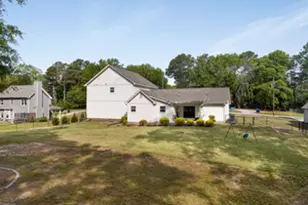 227 Martin Luther King Jr Dr, Winder, GA 30680 - Photo 4