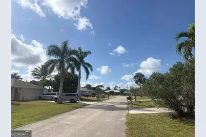 521 SE 35th Street, Cape Coral, FL 33904 - Photo 4