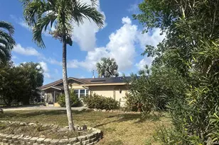 521 SE 35th St, Cape Coral, FL 33904 - Photo 2