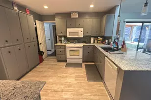 1474 Lake Shore Cir, Gainesville, GA 30501 - Photo 4