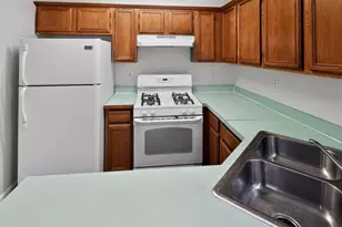 7085 E Village Ct, Riverdale, GA 30296 - Photo 10