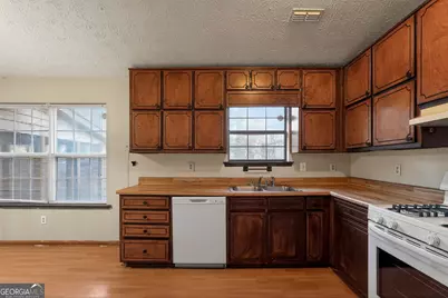 9224 Sunset Drive, Jonesboro, GA 30238 - Photo 12