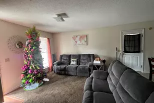 621 Pinewood St, Folkston, GA 31537 - Photo 4