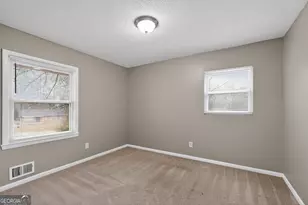 8195 Saxon Ct, Jonesboro, GA 30238 - Photo 10