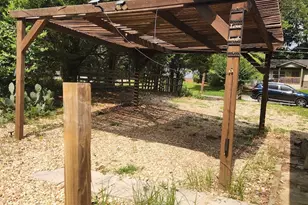 1636 NW Bridgeport Dr, Atlanta, GA 30318 - Photo 2