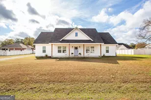 3090 Pineland Dr, Waycross, GA 31503 - Photo 2