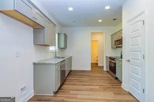 1669 W Poplar St, Griffin, GA 30224 - Photo 12