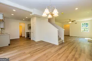 1669 W Poplar St, Griffin, GA 30224 - Photo 10