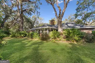219 Five Pounds Rd, Saint Simons, GA 31522 - Photo 2