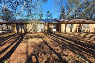 320 Brobston St, Baxley, GA 31513 - Photo 2