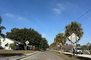 1210 Tyrone Blvd N, Saint Petersburg, FL 33710 - Photo 4