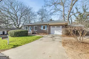 231 E Morgan St, Clarkesville, GA 30523 - Photo 2